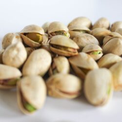 what are the nutritional value of pistachio nuts